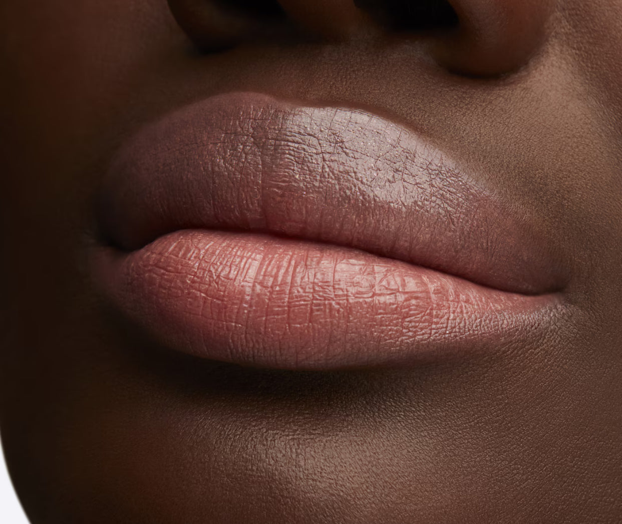 MAC LUSTREGLASS SHEER-SHINE LIPSTICK