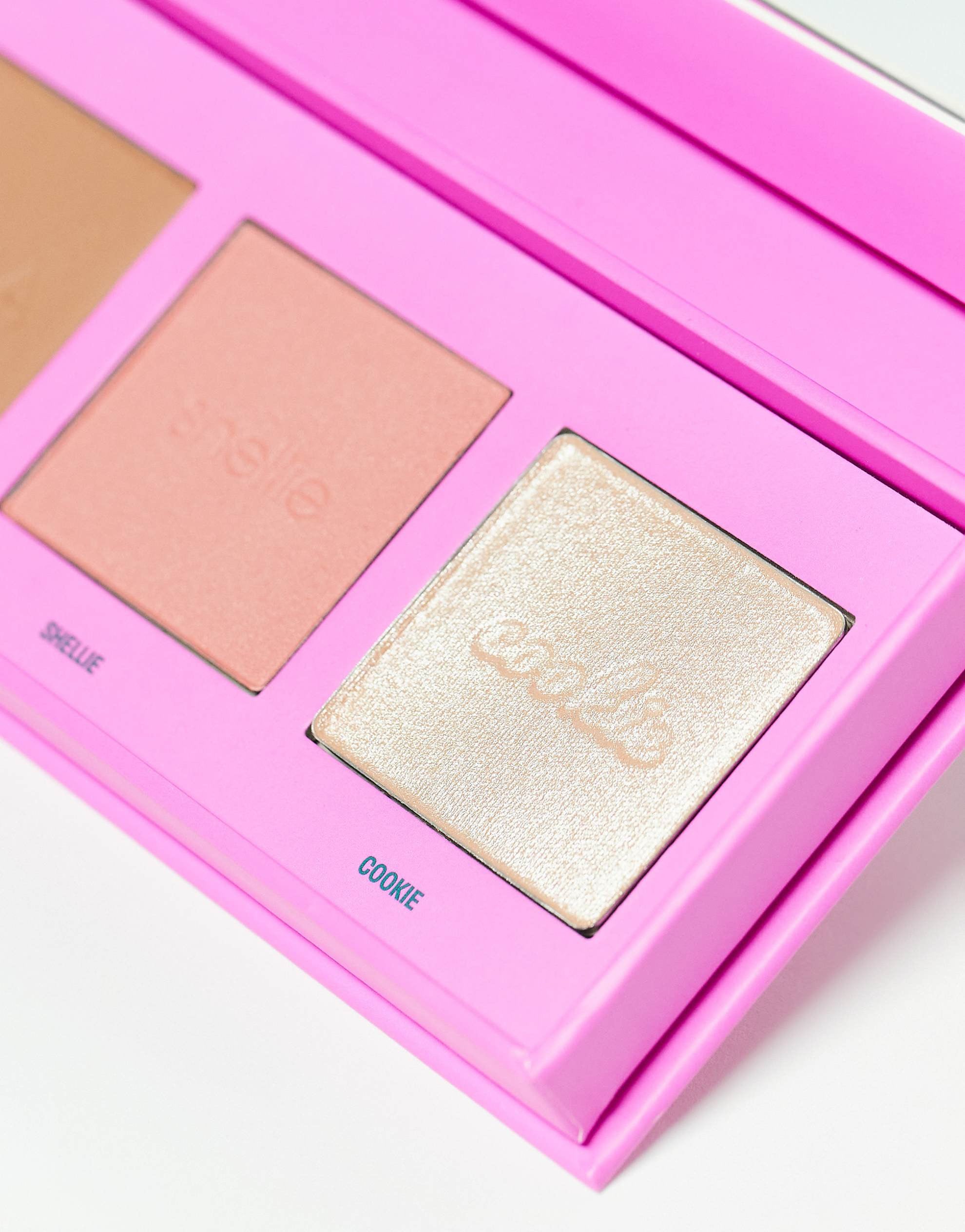 benefit Game On Glow Blush, Bronzer and Highlighter Limited Edition Cheek Palette