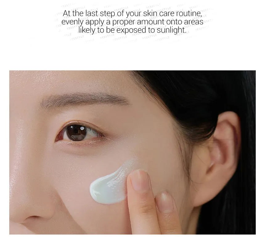 SKIN1004 Madagascar Centella Hyalu-Cica Water-Fit Sun Serum